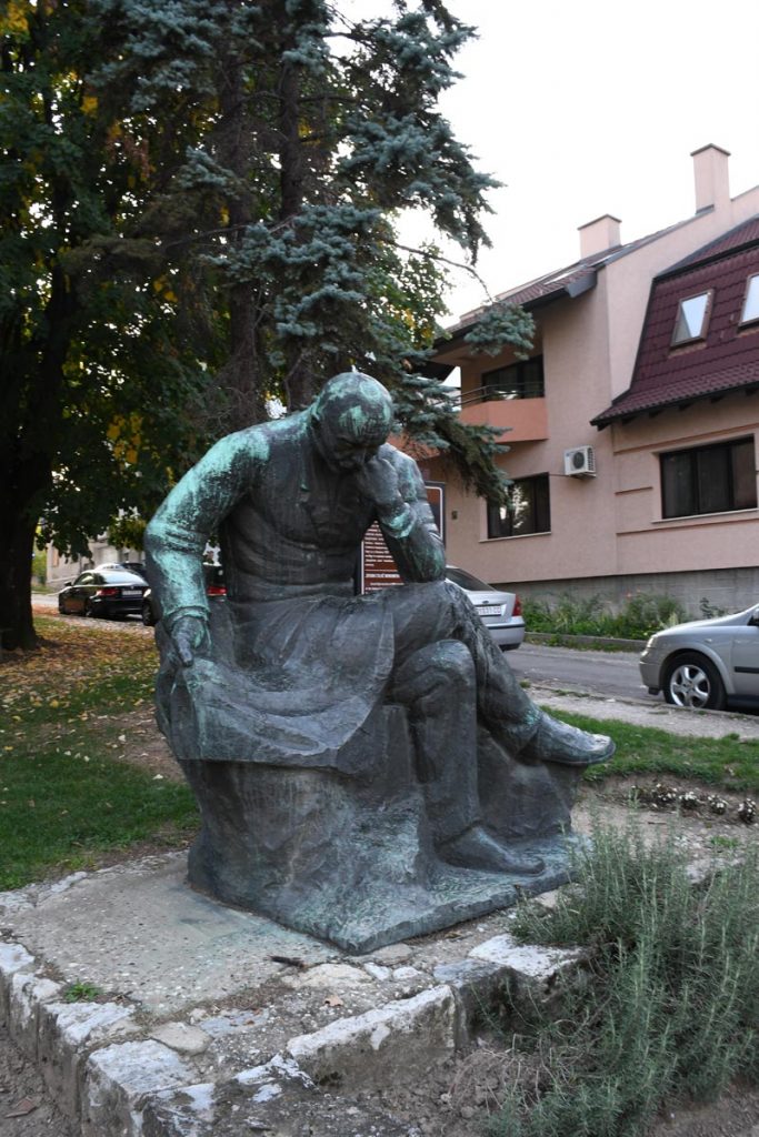 Споменик Јовану Цвијићу, рад Дејана Богдановића из 1965. године, Лозница, 2021