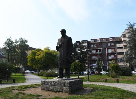 Споменик Јовану Цвијићу, рад Дринке Радовановић из 1996. године, Лозница, 2021